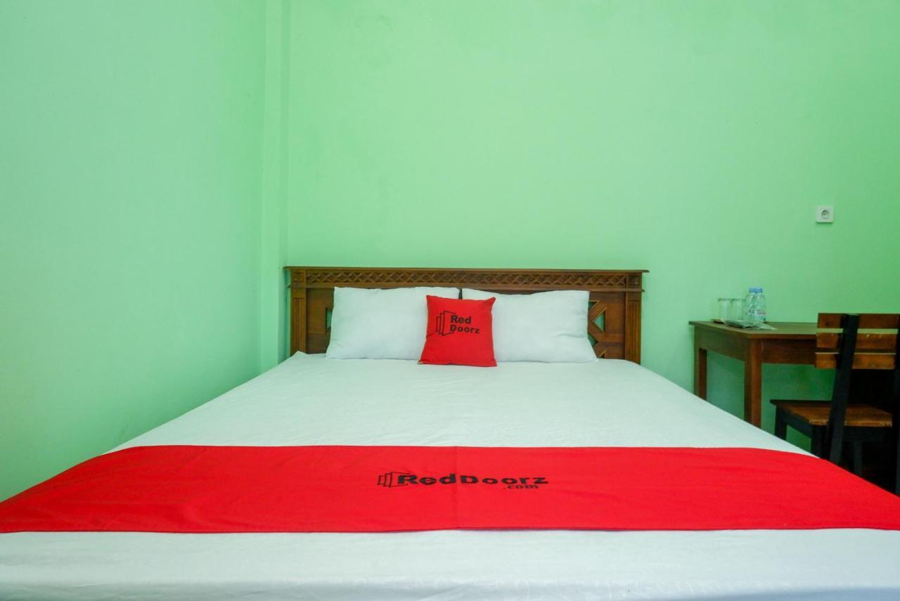 Reddoorz Syariah Near Monumen Jogja Kembali 호텔 Kejayan 외부 사진