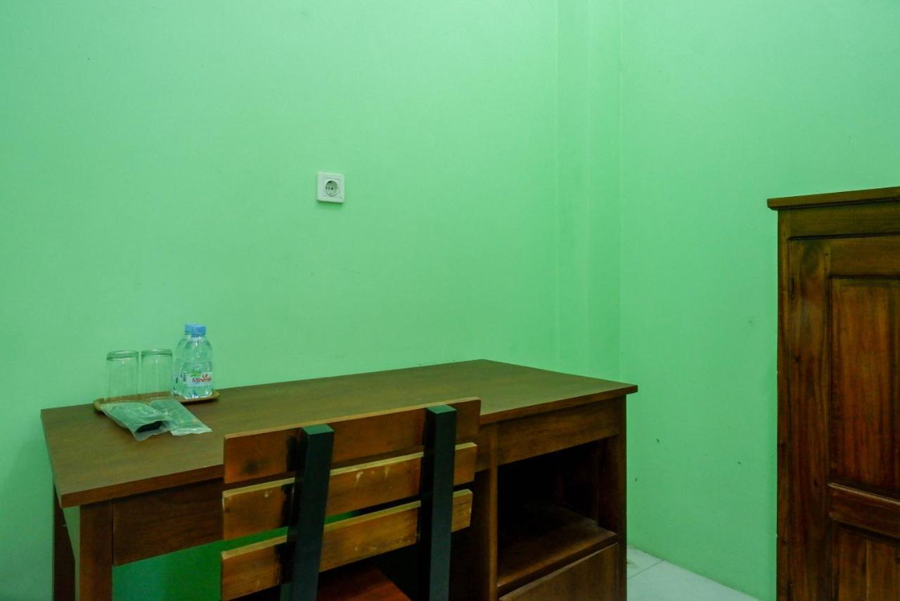 Reddoorz Syariah Near Monumen Jogja Kembali 호텔 Kejayan 외부 사진