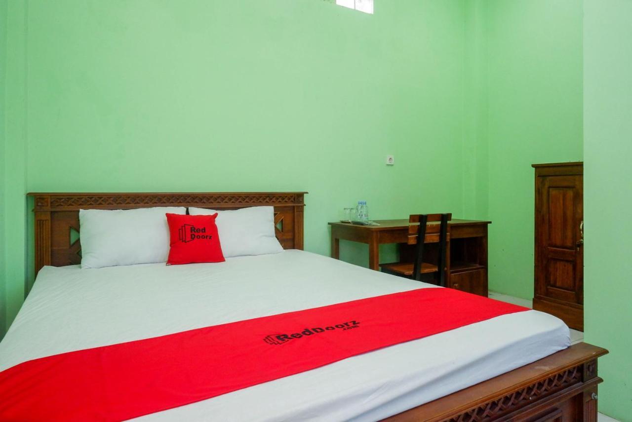 Reddoorz Syariah Near Monumen Jogja Kembali 호텔 Kejayan 외부 사진